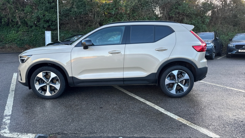 Volvo XC40 2.0 B3P Plus Dark 5dr Auto Petrol Estate